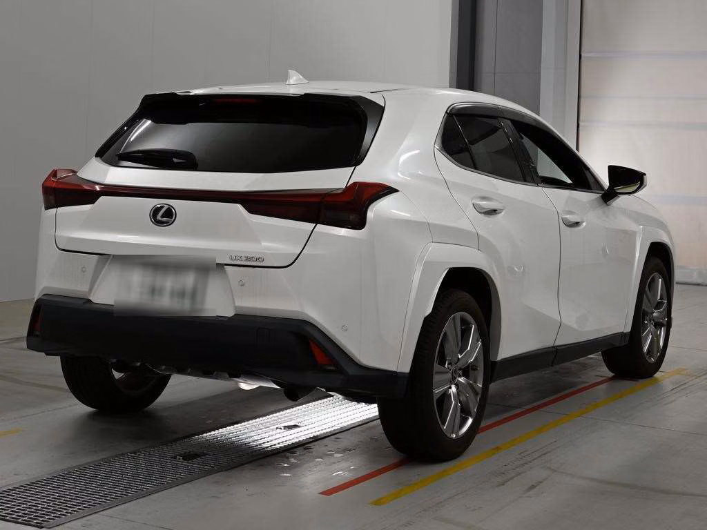 LEXUS UX200