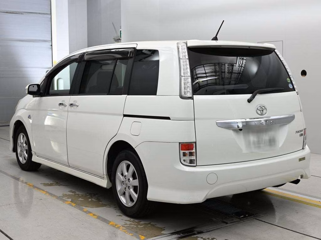 TOYOTA ISIS