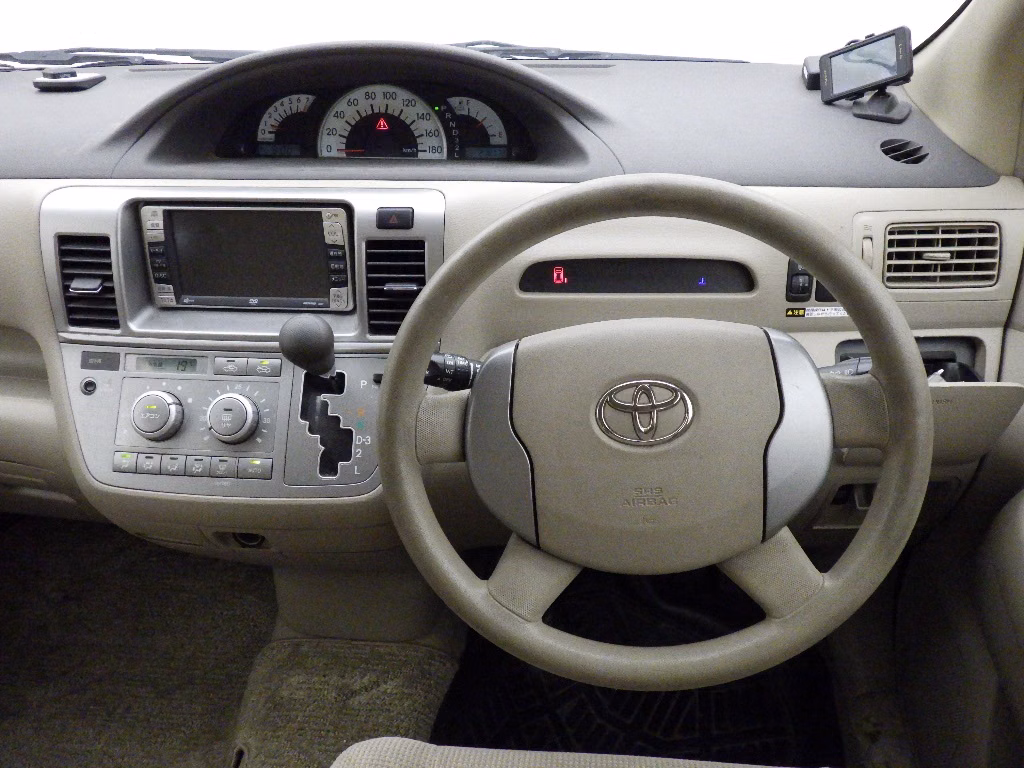 TOYOTA RAUM