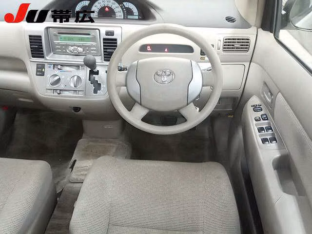 TOYOTA RAUM