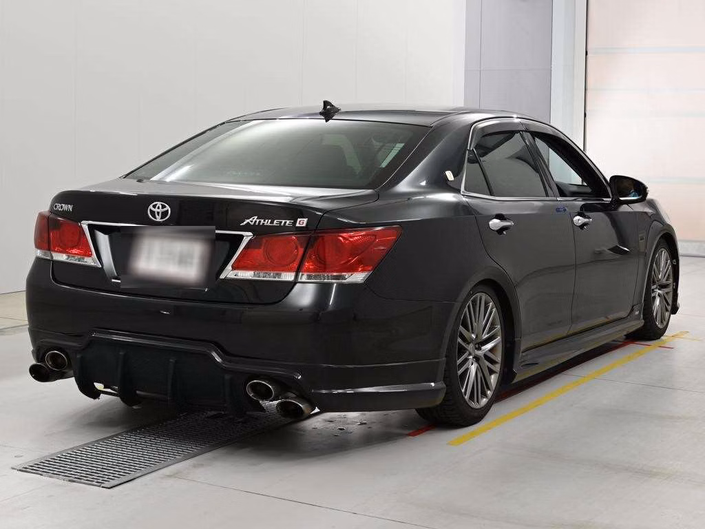 TOYOTA CROWN