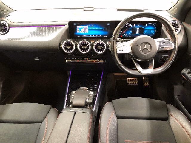 MERCEDES-BENZ EQA