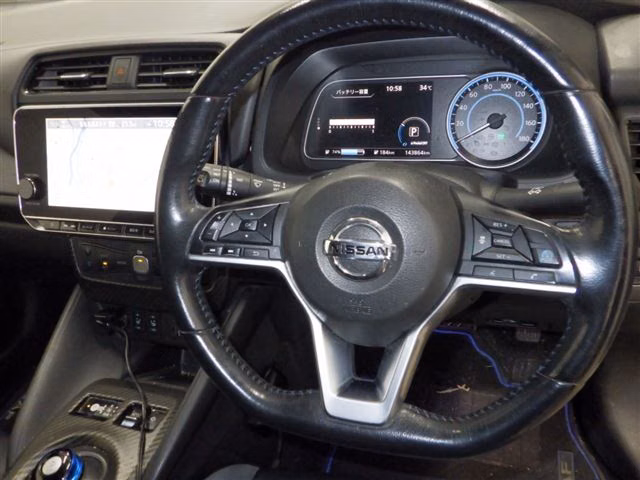 NISSAN LEAF