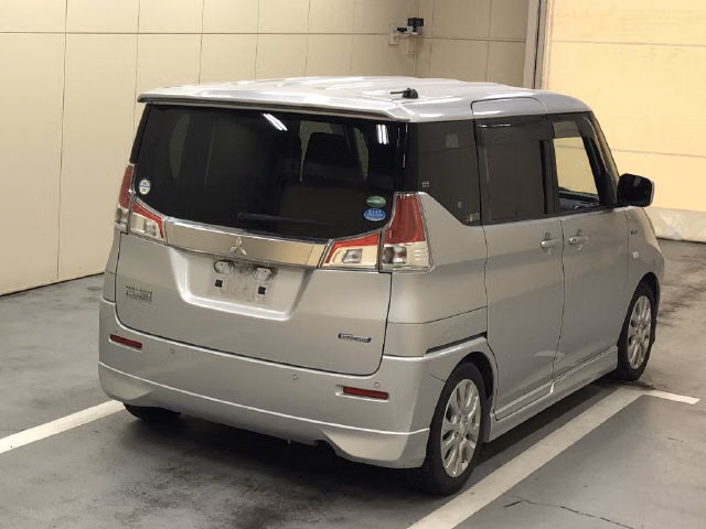 MITSUBISHI DELICA D:2