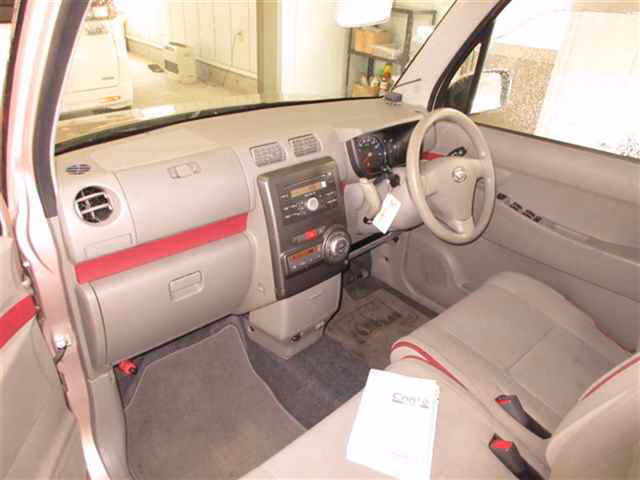 DAIHATSU MOVE CONTE