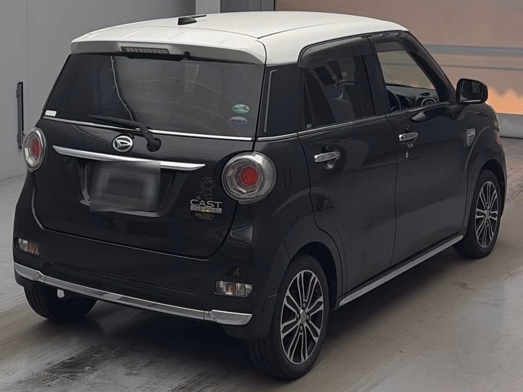 DAIHATSU CAST