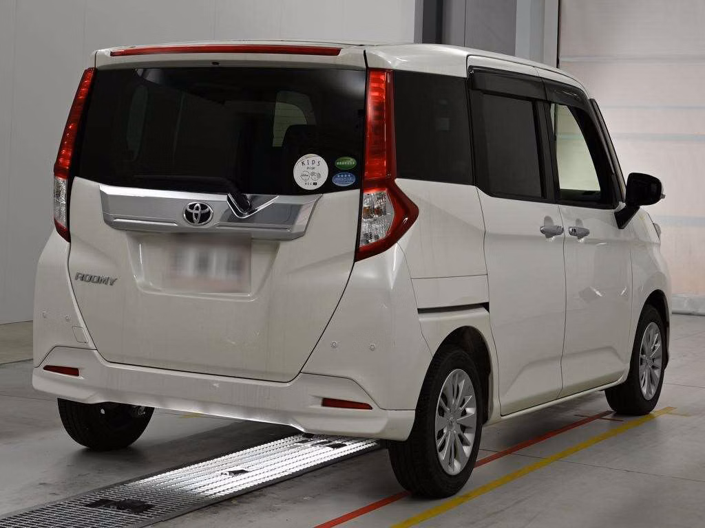 TOYOTA ROOMY