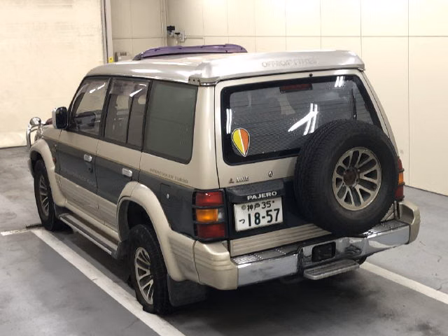 MITSUBISHI PAJERO