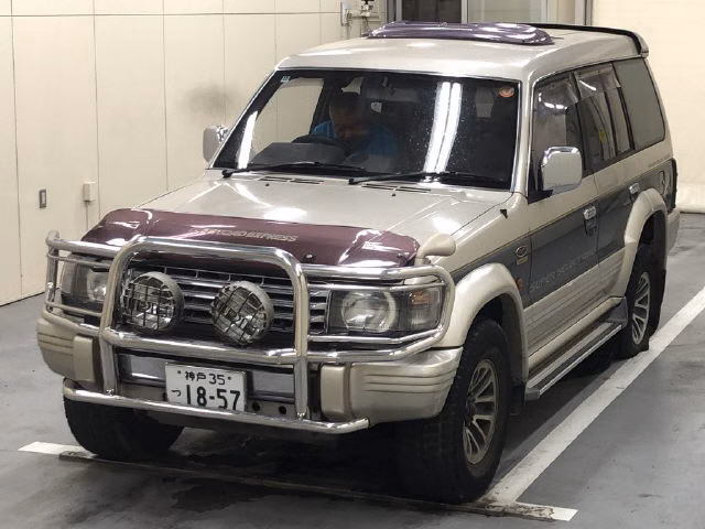 MITSUBISHI PAJERO
