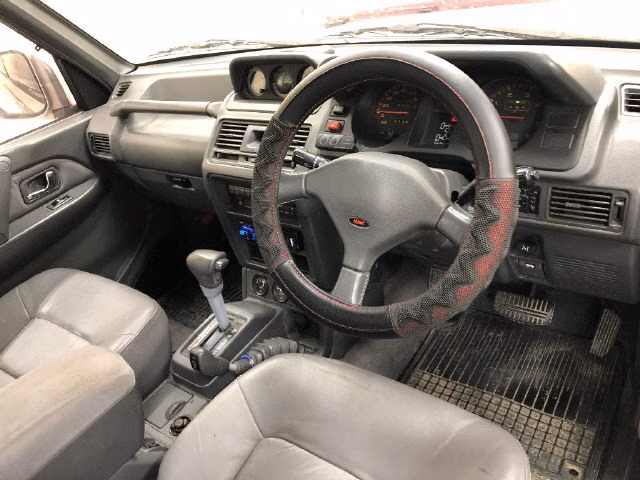 MITSUBISHI PAJERO