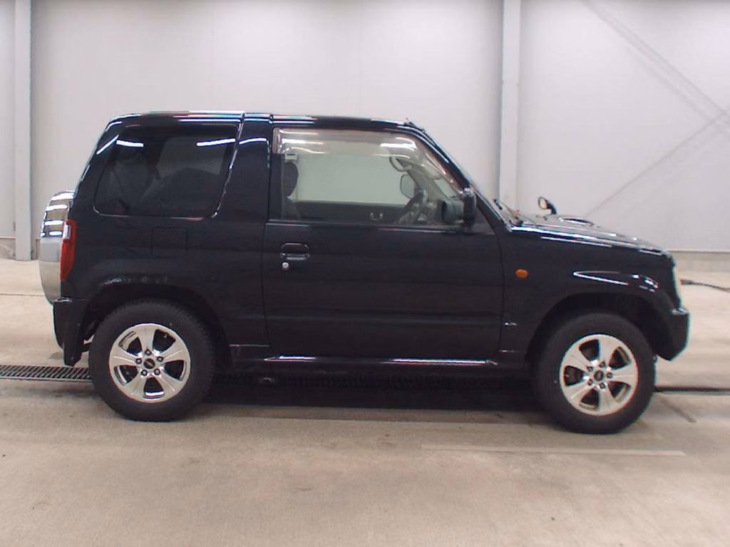 MITSUBISHI PAJERO MINI