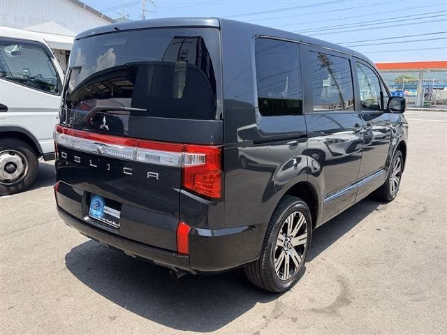 MITSUBISHI DELICA D:5
