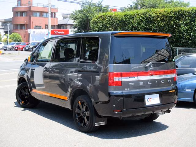 MITSUBISHI DELICA D:5