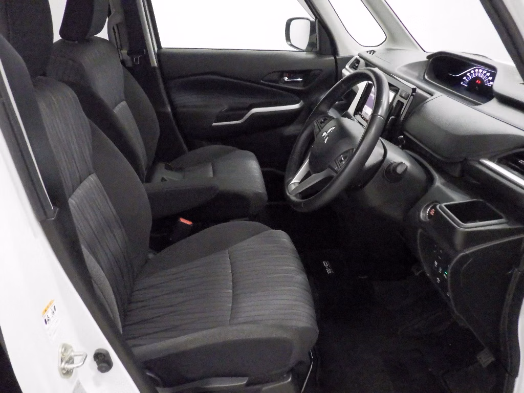 MITSUBISHI DELICA D:2