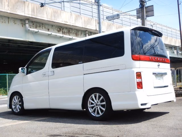 NISSAN ELGRAND