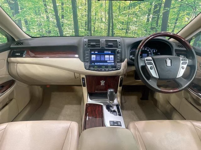 TOYOTA CROWN