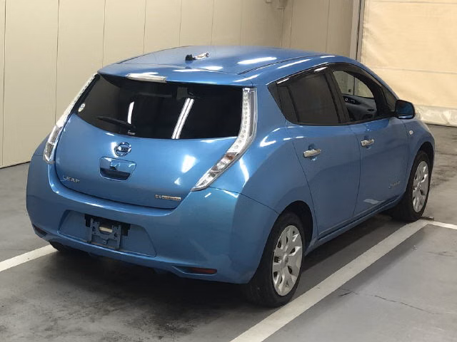 NISSAN LEAF