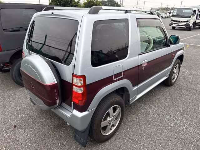 MITSUBISHI PAJERO MINI