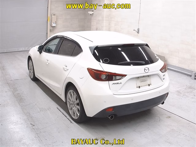 MAZDA AXELA