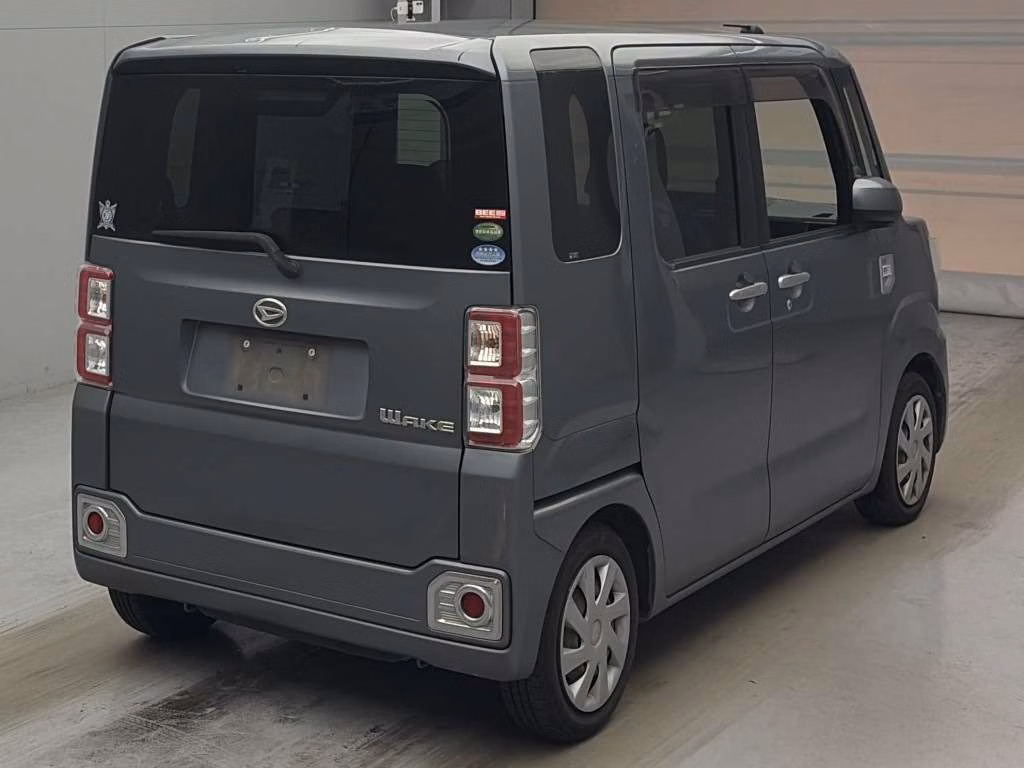 DAIHATSU WAKE