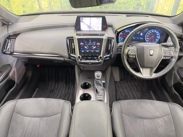 TOYOTA CROWN