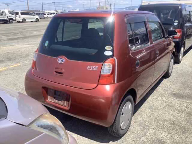 DAIHATSU ESSE