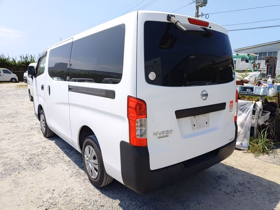 NISSAN NV350 CARAVAN