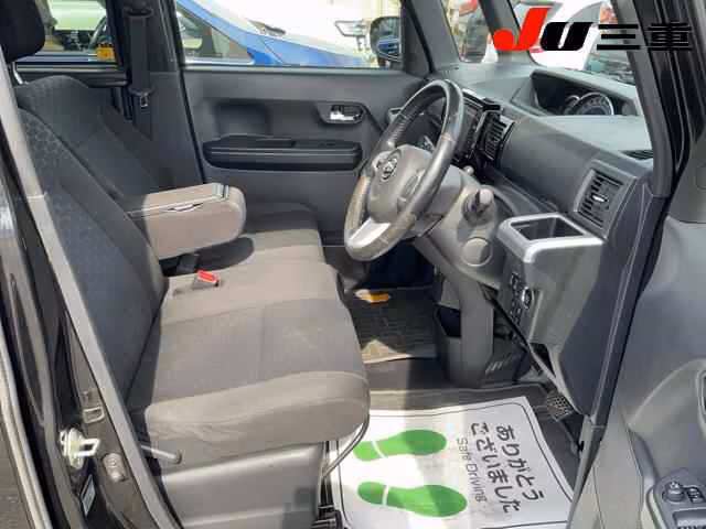 DAIHATSU WAKE