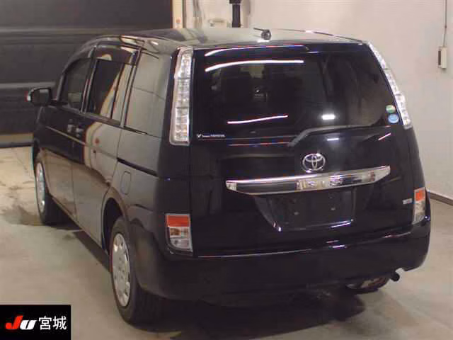 TOYOTA ISIS