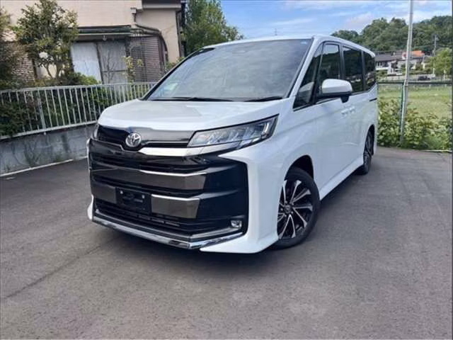 TOYOTA NOAH