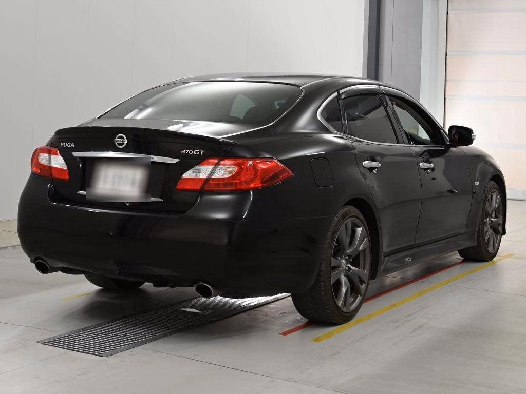 NISSAN FUGA