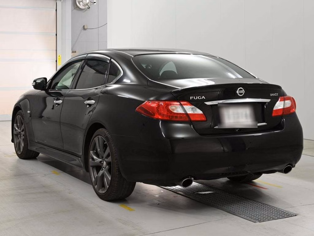 NISSAN FUGA