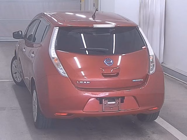 NISSAN LEAF