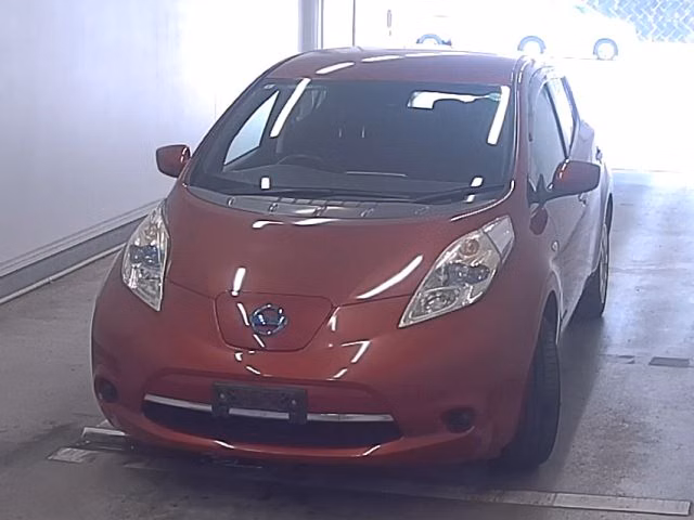 NISSAN LEAF