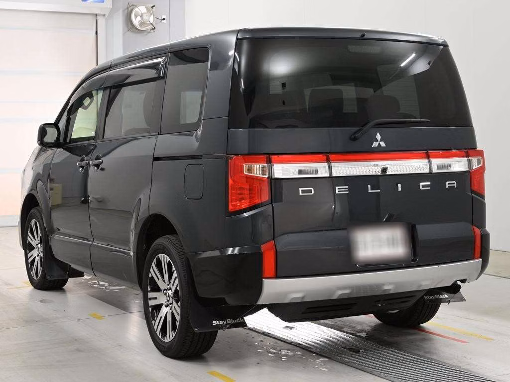 MITSUBISHI DELICA D:5