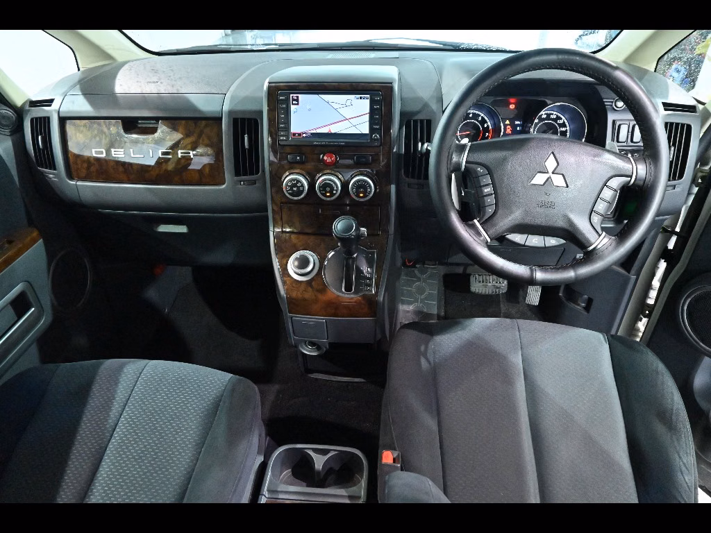 MITSUBISHI DELICA D:5
