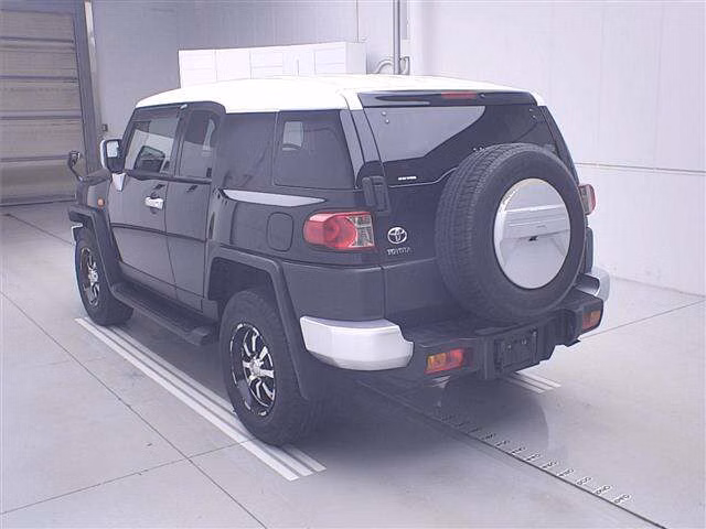 TOYOTA FJ CRUISER