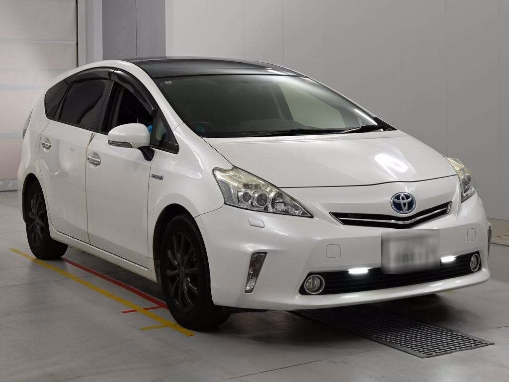 TOYOTA PRIUS ALPHA