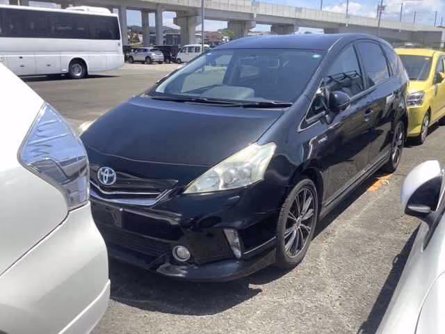 TOYOTA PRIUS ALPHA