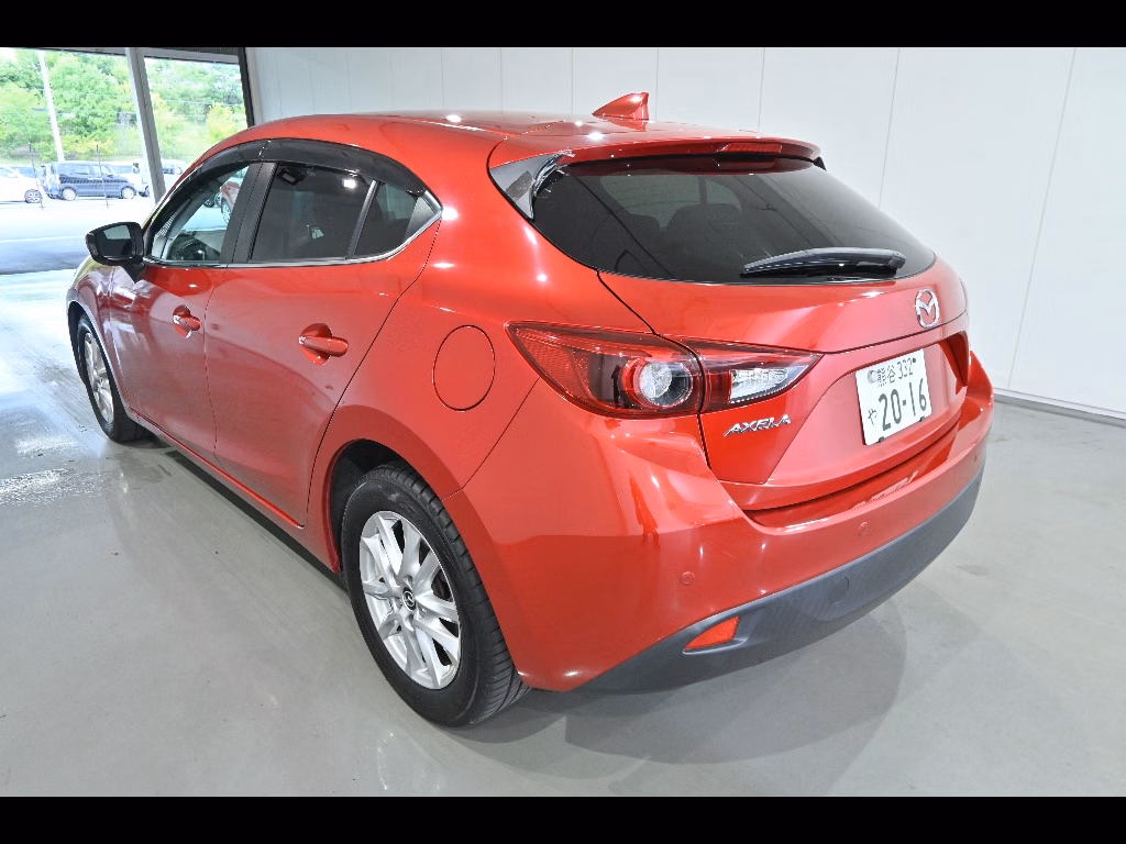 MAZDA AXELA