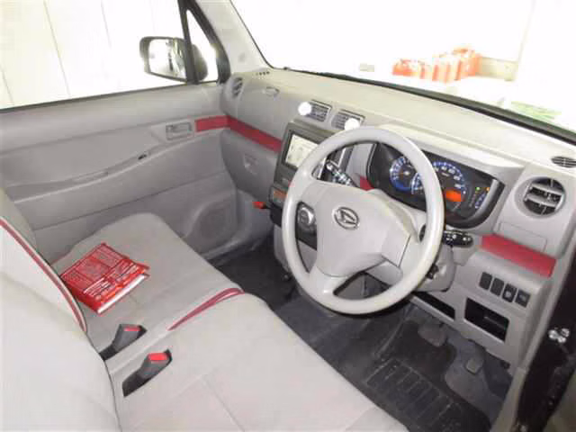 DAIHATSU MOVE CONTE
