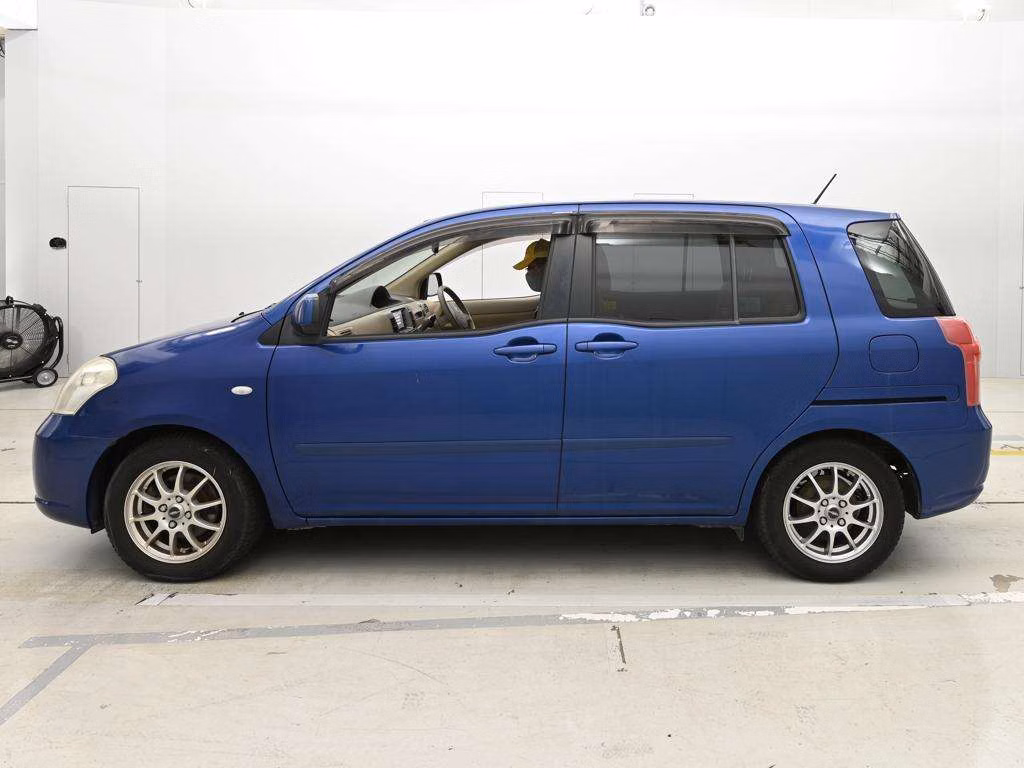 TOYOTA RAUM