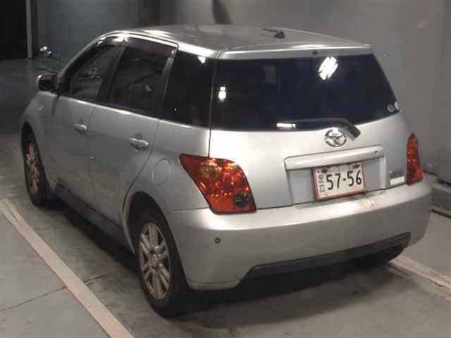 TOYOTA IST