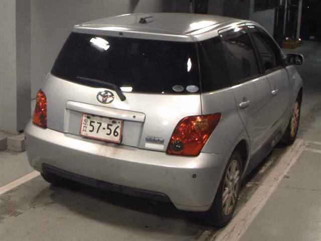 TOYOTA IST