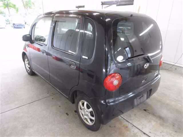 DAIHATSU MOVE LATTE