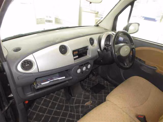 DAIHATSU MOVE LATTE