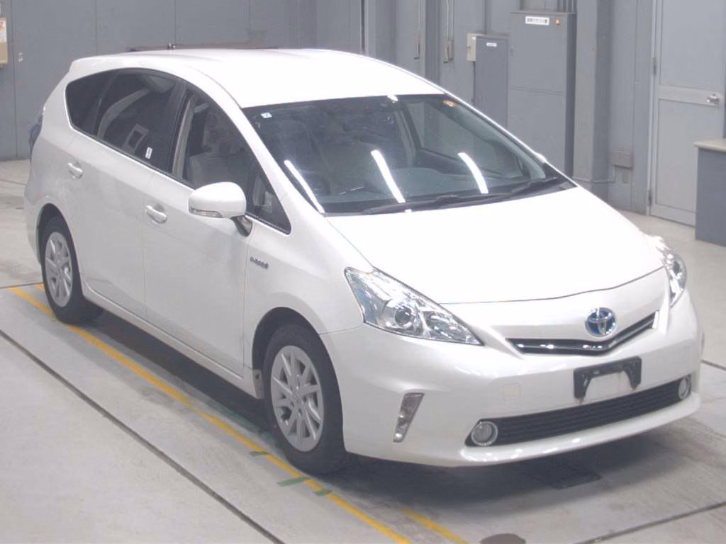 TOYOTA PRIUS ALPHA