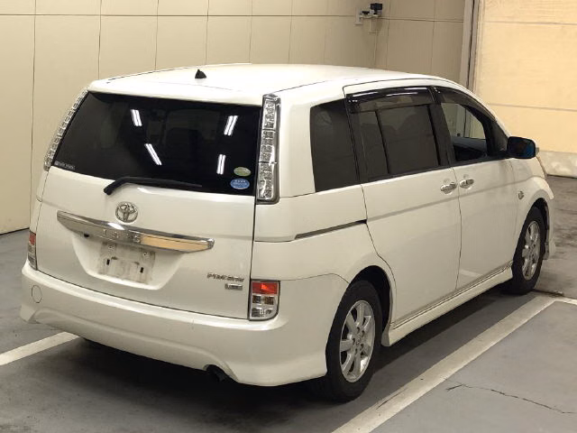TOYOTA ISIS