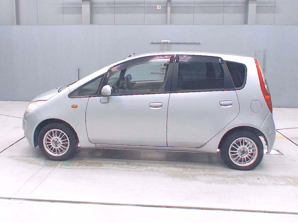 MITSUBISHI COLT