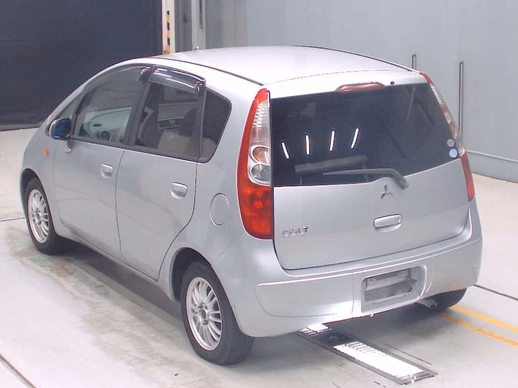 MITSUBISHI COLT